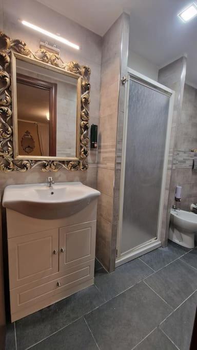 Apartament La Casa Tra I Caruggi Genua Zewnętrze zdjęcie